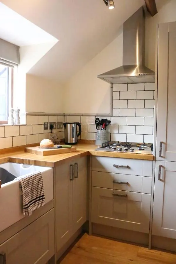 Blashford Manor Farmhouse - The Shetland Cottage Ringwood 0*,