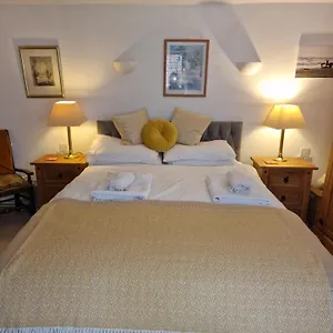 The Old Dairy, Comfy 1 Bedroom With Lounge,bathroom And Kitchenette Near Town, Pubs And Walks Holiday home