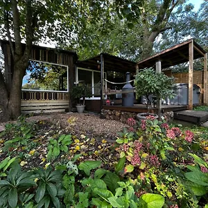 Lynbrook And Hot Tub, New Forest Holiday home